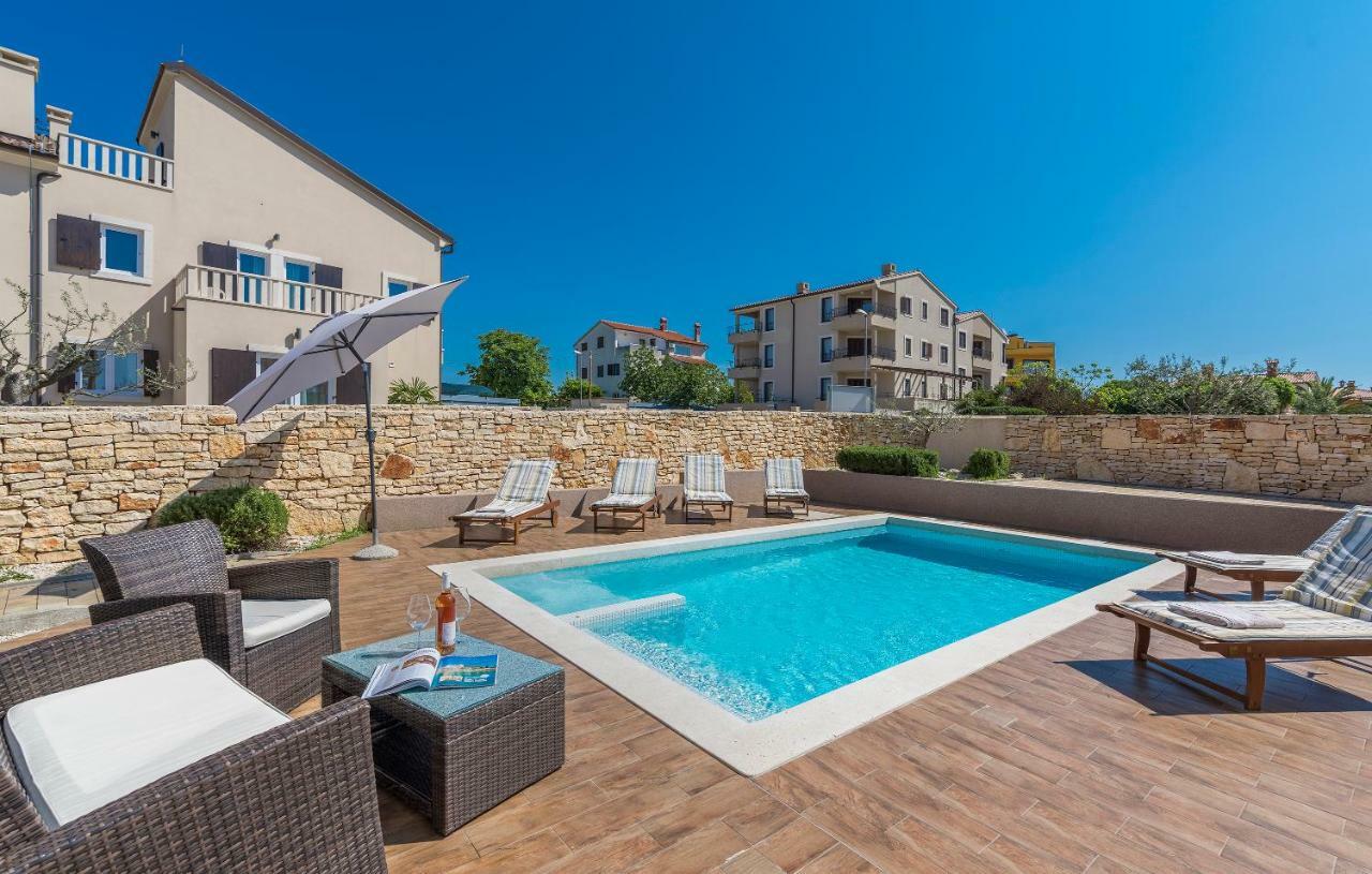 6-Bedroom Villa Chiara With Sea View Premantura Buitenkant foto