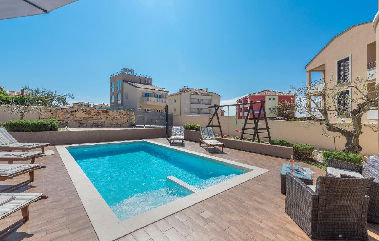 6-Bedroom Villa Chiara With Sea View Premantura Buitenkant foto